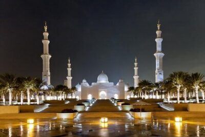 Full Day Abu Dhabi City Tour + BAPS Mandir Visit, guide transfer - Emirates Palace on the Corniche: a quick taste of the modern glamour