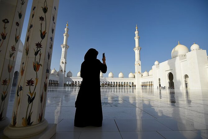 Full Day Abu Dhabi City Tour + BAPS Mandir Visit, guide transfer - Lunch near Marina Mall: convenient, but don’t expect a food fantasy