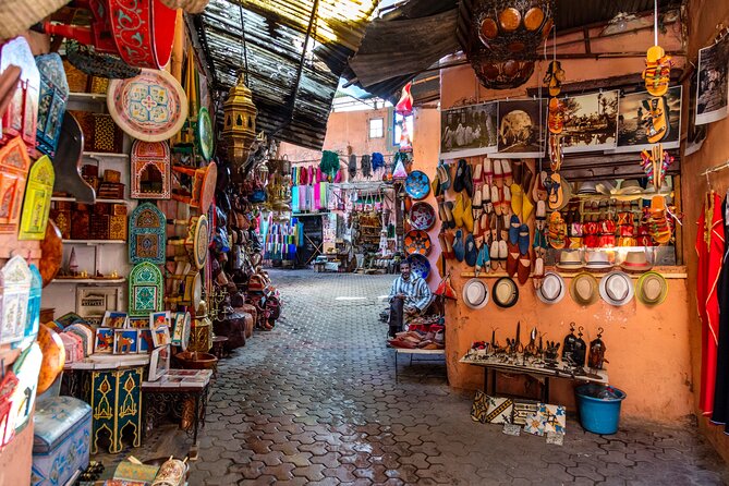 Full Day Marrakesh City Tour including Local Lunch - The Medina and Souks: Browsing Textiles, Spices, and Daily Life