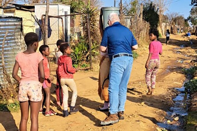 Full-Day Soweto, Apartheid Museum and Lunch Tour - Vilakazi Street: Famous Homes, Real Street Time