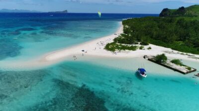 Grand Baie: Catamaran 3 Islands Cruise & Lunch on the Island - Ilot Gabriel and Ile Plate: lunch on sand, swimming time, and respect rules in the shallows
