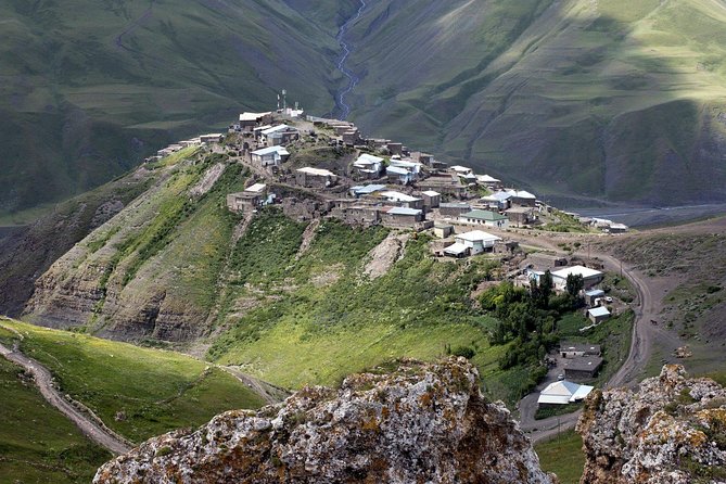 Guba and Khinaliq Village Tour including Homemade Lunch - Photo Opportunities in the Khizi Region: Red Rocks and Mountain Views