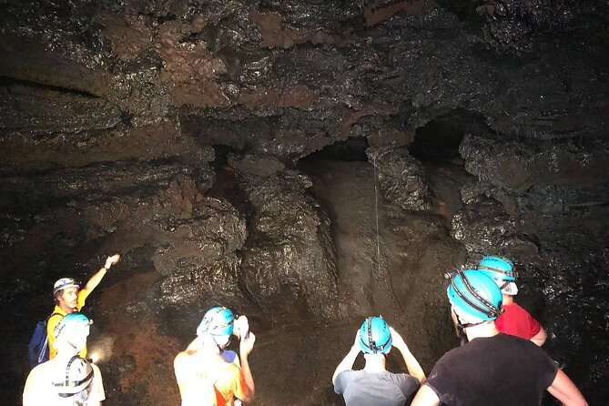 Guided tour of the 2004 lava tunnels - How the Tunnel Moves: Standing, Bending, Squatting, Repeating