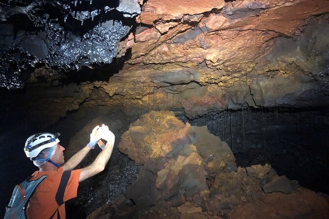 Guided tour of the 2004 lava tunnels - The Best Part for Real Geology Fans: Volcanic Speleology With Practical Explanations