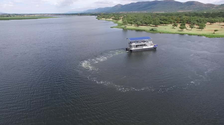Hartbeespoort: 2-Hour Dam Cruise with South African Food - The Cruise Itself: Nature Preserve Water, Waterfront Homes, and Mountain Edges