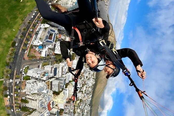 Hi5 Tandem Paragliding Cape Town - Getting around: free parking and the shuttle back after landing