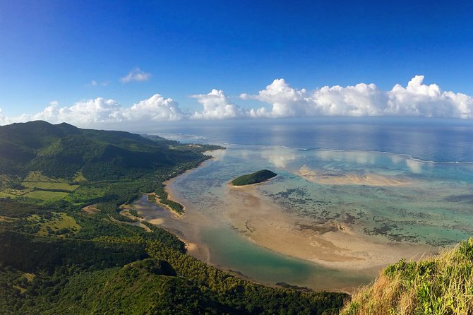 Hiking Le Morne Brabant - Weather and traction: when Le Morne feels harder