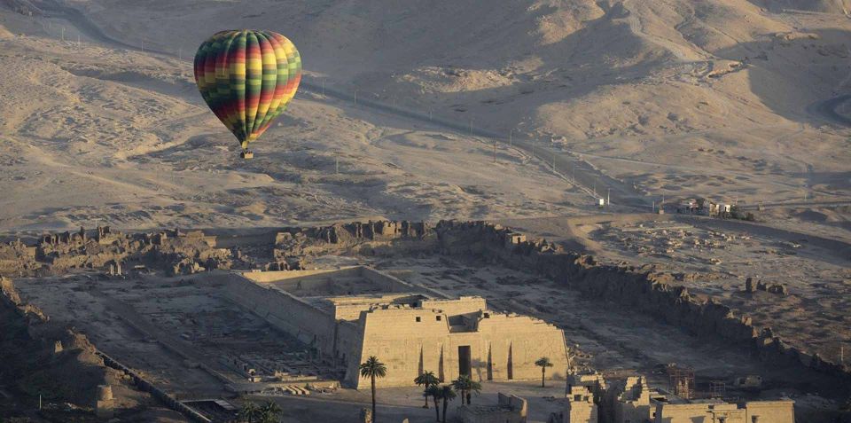 Hurghada: 2-Day Luxor Tour with Hotel, Balloon, & Boat Ride - West Bank Must-Sees: Valley of the Kings, Hatshepsut, and Colossi of Memnon