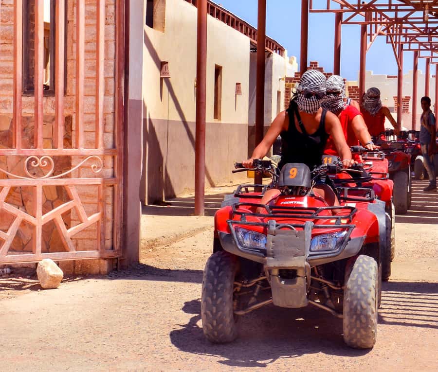 Hurghada: ATV Tour with Camel Ride, Dinner Show & Stargazing - Dinner and Dance Show: Food, Atmosphere, and the Desert-Party Feel