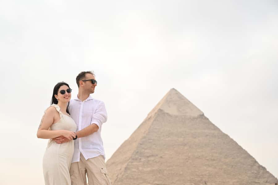 Hurghada Day Trip to Giza Pyramids, Sphinx, Museum and lunch - The 2 AM start that actually makes sense