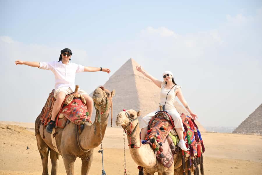 Hurghada Day Trip to Giza Pyramids, Sphinx, Museum and lunch - Add-ons: camel rides and what they cost you (and what they give)