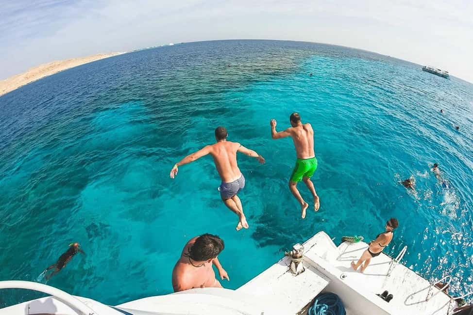 Hurghada: Dolphin & Coral Reef Snorkeling Tour with Lunch - The Island Stop and Giftun/Paradise Island Views: Great Scenery With a Few Caveats