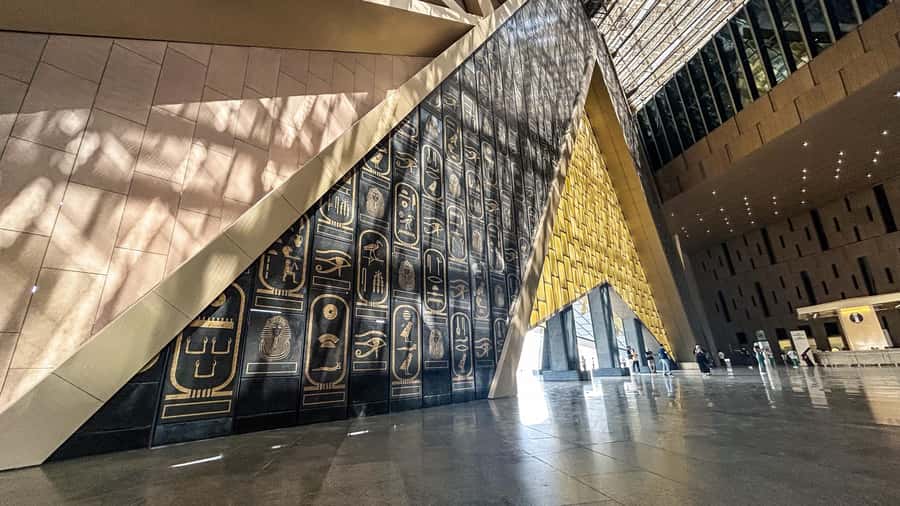 Hurghada: Grand Egyptian Museum, Pyramids & Sphinx Day Tour - Valley Temple of Khafre: The Smaller Stop With the Big Payoff