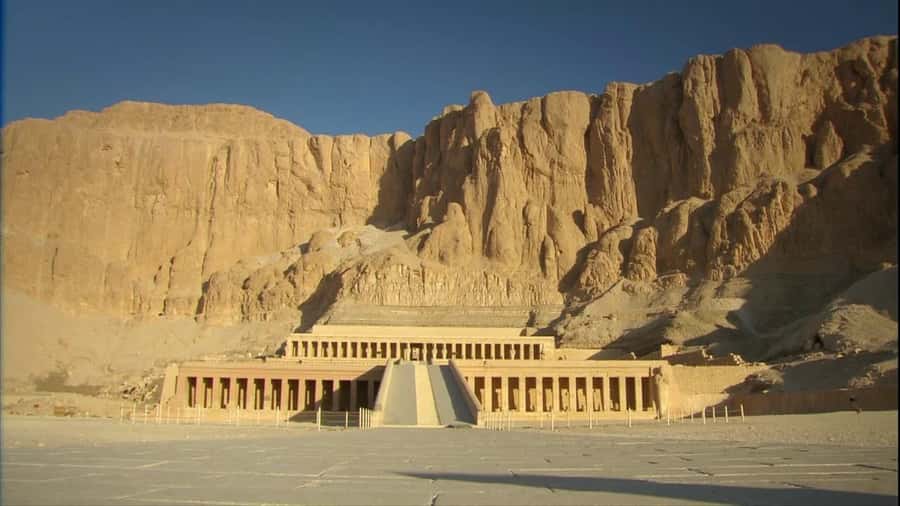 Hurghada: Luxor Highlights & King Tut Tomb Tour with Lunch - Hurghada to Luxor: a long travel day with a workable rhythm