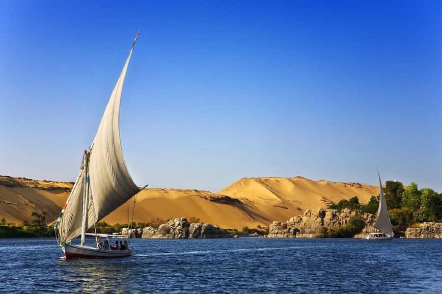 Hurghada: Luxor Highlights & King Tut Tomb Tour with Lunch - Hatshepsut at Deir el-Bahari: the terraces that make you slow down