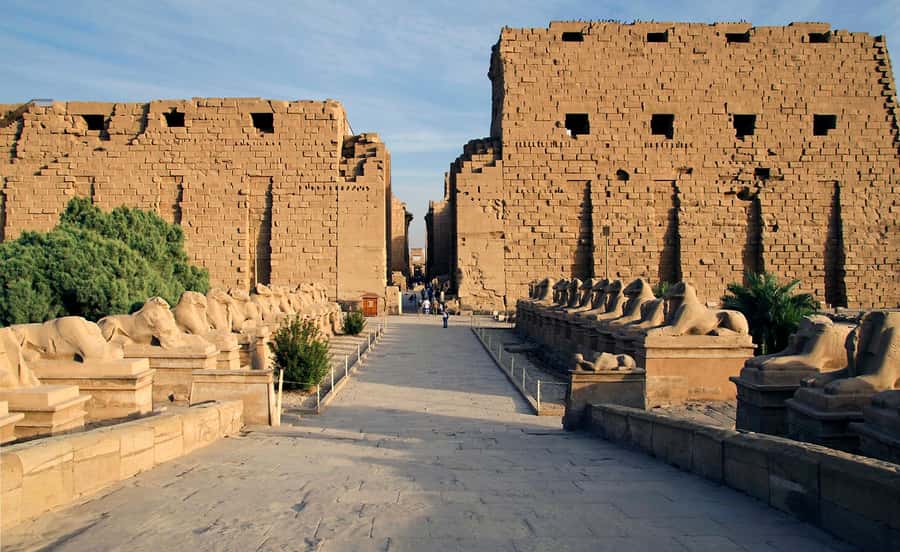 Hurghada: Luxor Highlights & King Tut Tomb Tour with Lunch - Who this Luxor day trip suits best