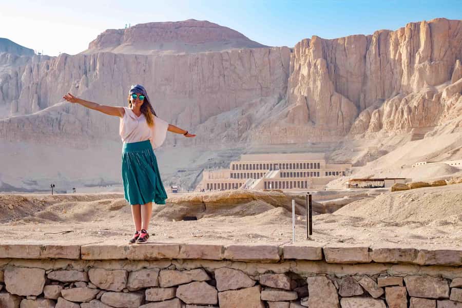 Hurghada: Luxor Tour with Valley of Kings, Karnak & Tut Tomb - Luxor Temple photo stop: quick orientation on the East Bank