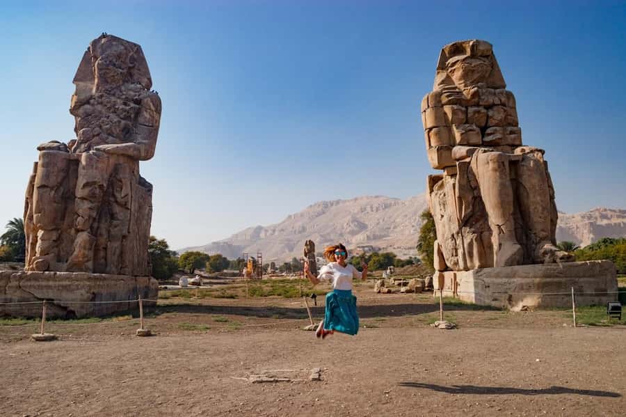 Hurghada: Luxor Tour with Valley of Kings, Karnak & Tut Tomb - Colossi of Memnon: short stop, big statue energy