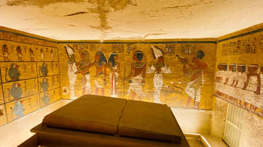 Hurghada: Luxor Tour with Valley of Kings, Karnak & Tut Tomb - Valley of the Kings: choosing tombs and making KV62 worth it