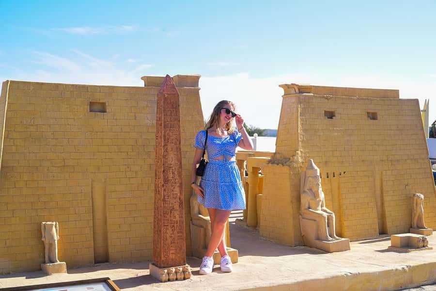 Hurghada: Mini Egypt Park Entry Ticket, Tour, and Transfers - The guided tour experience: what the best guides do with your time