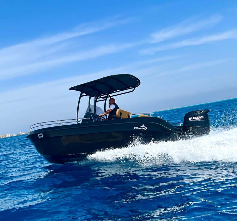 Hurghada: Private Speedboat Adventure with Snacks & Pick-up - The optional 5-minute aerial fly add-on