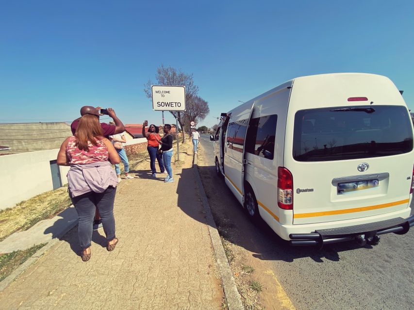 Jo'berg in 1 Day: Soweto, Apartheid Museum & City Tour - Constitution Hill’s Human Rights Precinct: Court history when you can still see the stakes