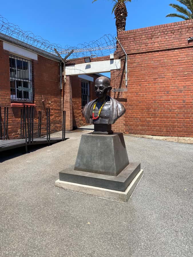 Johannesburg: Full-Day Tour with Soweto and Apartheid Museum - A full-day route that turns facts into context