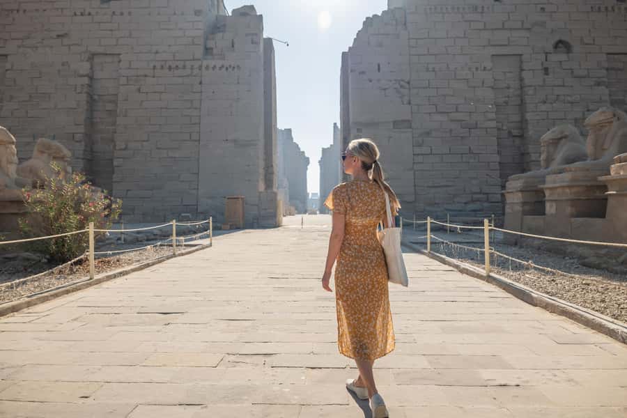 Luxor: Karnak Temple and Luxor Temple Tour with Lunch - Luxor Temple: Pharaonic Power in a More Manageable Size