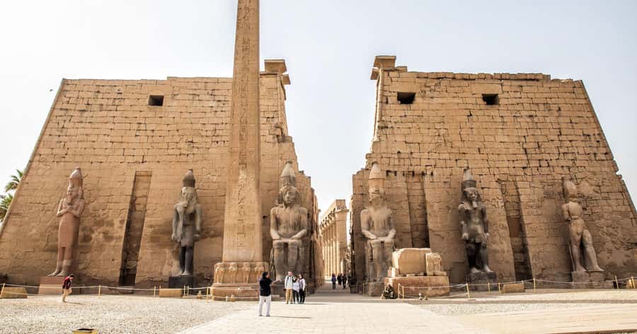 Luxor: Private Full-Day Luxor Highlights Tour with Pickup - Valley of the Kings: Royal Tombs, Real Atmosphere
