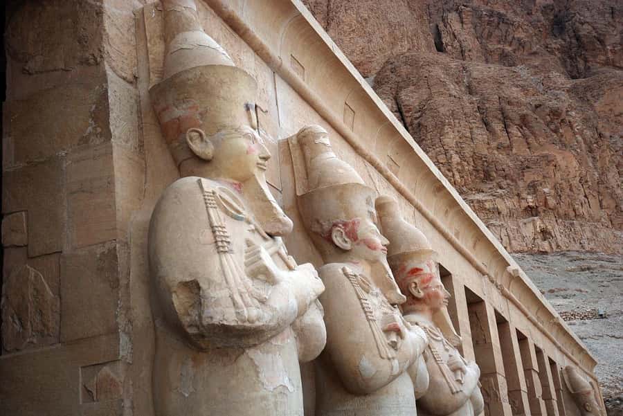 Luxor: Private Full-Day Luxor Highlights Tour with Pickup - Queen Hatshepsut’s El Dir El Bahari: Egypt’s Power Play