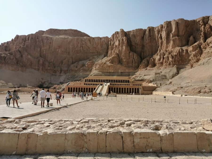 Luxor: Private Full-Day Luxor Highlights Tour with Pickup - Luxor Temple: Amenhotep III Started It, Ramses II Finished It