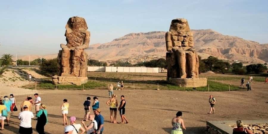 Luxor: Valley of the Kings and Queens Guided Tour with Lunch - Colossi of Memnon: A Big Photo Moment With Ancient Fame