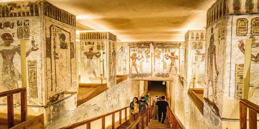 Luxor: Valley of the Kings and Queens Guided Tour with Lunch - Lunch in Luxor: Fuel After Tomb Heat
