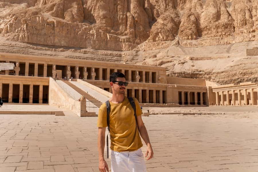 Luxor: West Bank Kings and Queens All-Inclusive Tour & Lunch - Valley of the Queens: Nefertari’s tomb is the star add-on