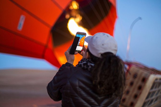 Luxury Hot Air Balloon, Land Rover Defender & Michelin Breakfast - The falconry moment: more than a photo op