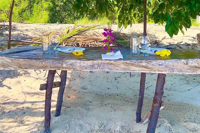 Lydia Boat Mauritius :Private boat tour:Whales&Dolphins encounter - Lunch and the Seafood BBQ: Benitier Island Changes for Now