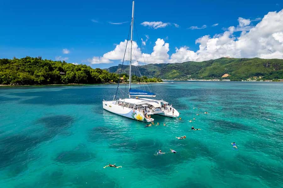Mahé: Saint-Anne Marine Park and Moyenne Island Cruise - Catamaran comfort on a real reef day: what you’ll likely care about