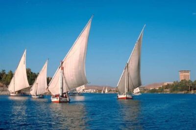 Makadi Bay: Luxor Highlights & King Tut Tomb Full-Day Tour - Karnak Temple and the Theban Triad: Amun, Mut, Khonsu