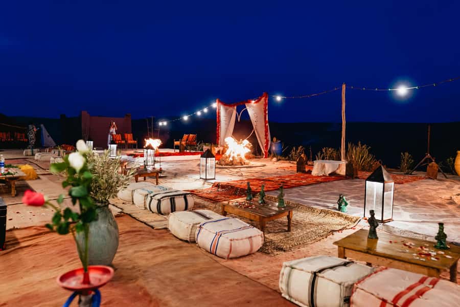 Marrakech: Agafay Desert Pool, Dinner & Live Show Experience - Live music and the fire show: the part you plan around