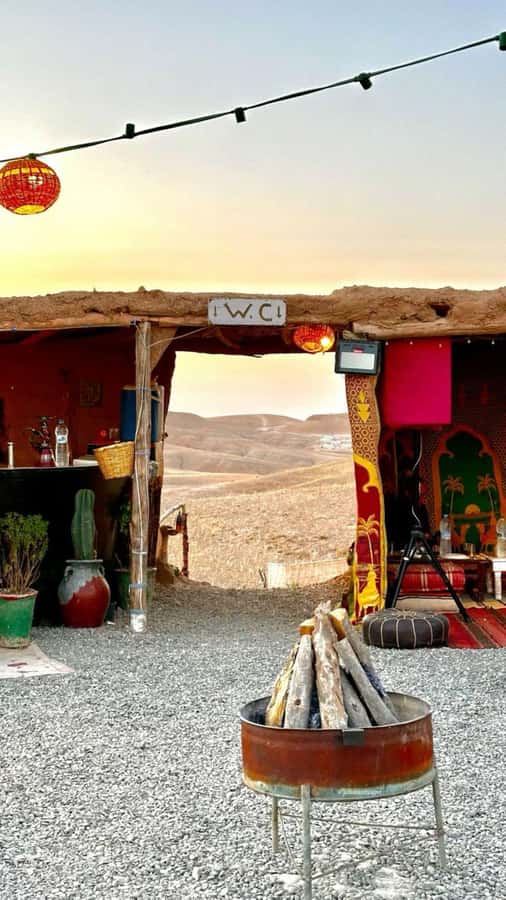 Marrakech: Agafay Desert Sunnet dinner with show - Mint tea welcome and Moroccan dinner: the food is more than a prop
