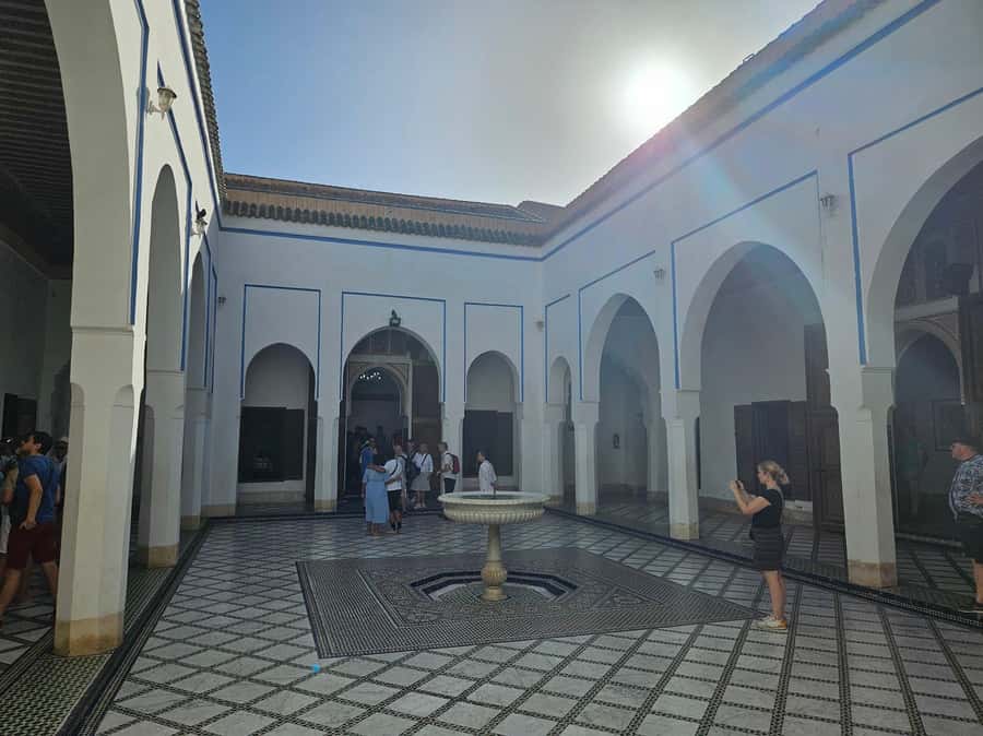 Marrakech: Bahia Palace Guided Tour with Skip-the-Line Entry - Guide quality: what past guides tend to do well