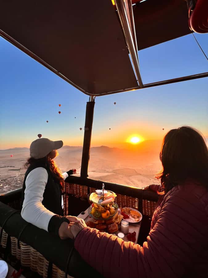 Marrakech: Balloon Flight, Berber Breakfast & Certificate - Inside the Basket: Atlas Views, Desert Valleys, and Smooth Landing
