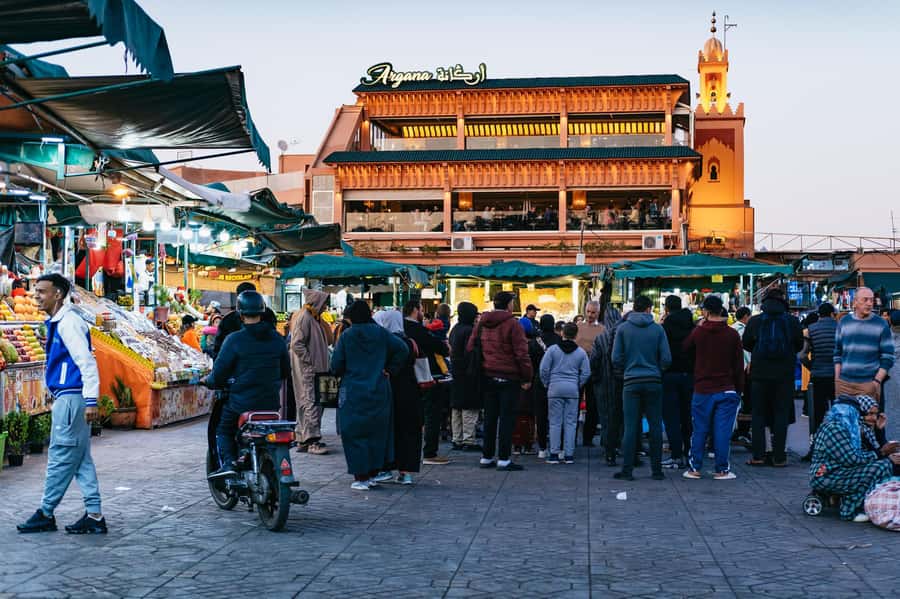 Marrakech: Medina by Night Walking Tour with Moroccan Tea - Pacing, Safety, and Comfort: What to Expect While You Walk