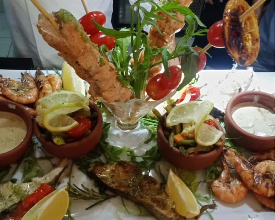 Marrakech: Restaurant Dinner Experience with Hotel Pickup - Marrakech dinner at Restaurant Chouf L’Or: what the experience really feels like