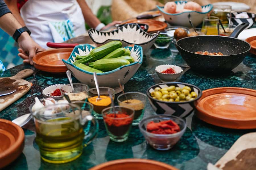 Marrakech: Tajine Cooking Class in a Traditional Riad - Logistics That Matter: Dress Code, Timing, and How to Find Your Guide