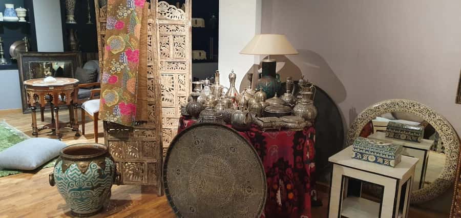 Marrakesh: Guided Souk Shopping Tour with a Local Guide - Stops you can expect: crafts, workshops, and the real hands-on process