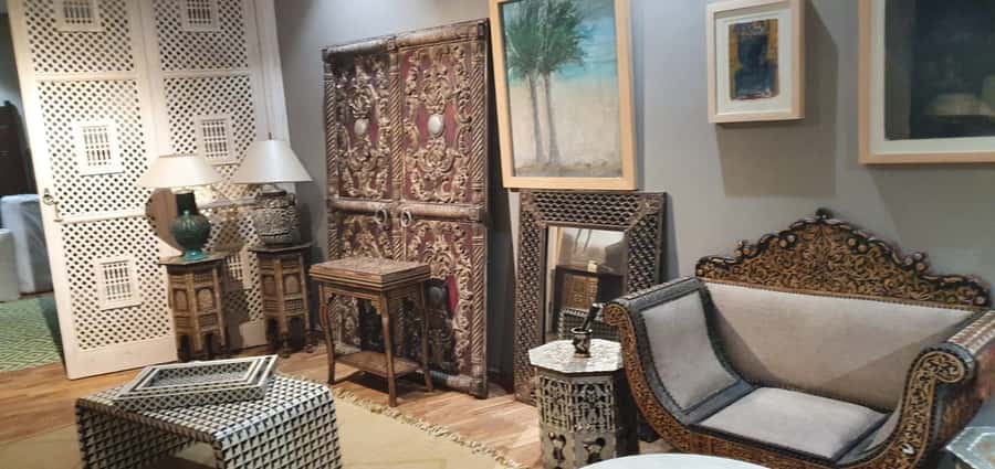 Marrakesh: Guided Souk Shopping Tour with a Local Guide - Walking the souks with safety and context built in