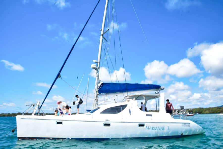 Mauritius: Catamaran Cruise to Ile Aux Cerfs with BBQ Lunch - The return ride: Mauritian Sega music and good vibes