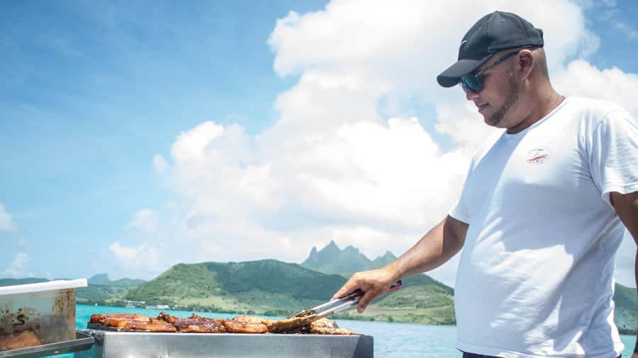 Mauritius: Catamaran Day Cruise to lle aux Cerfs with Lunch - Snorkeling in Mauritius: gear included, timing based on conditions