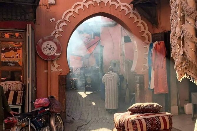 Medina of Marrakech Walking Tour - Souks and Markets: Shopping Without Losing Your Mind